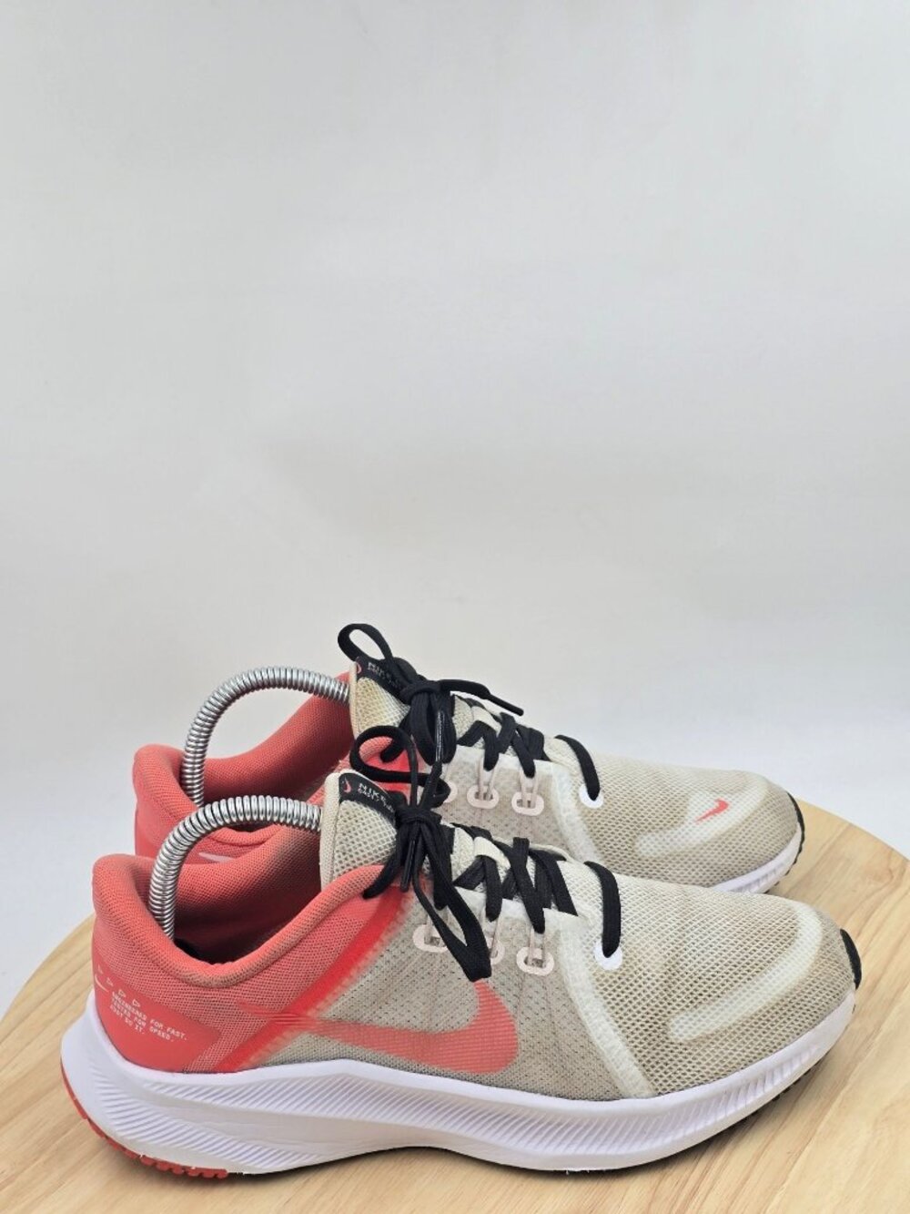 Nike Quest 4 DA1106-102 Women's Running Shoes  Athletic Sneakers sz 8